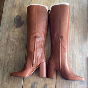 Elleanora Leather Square Toe Block Heel Boots